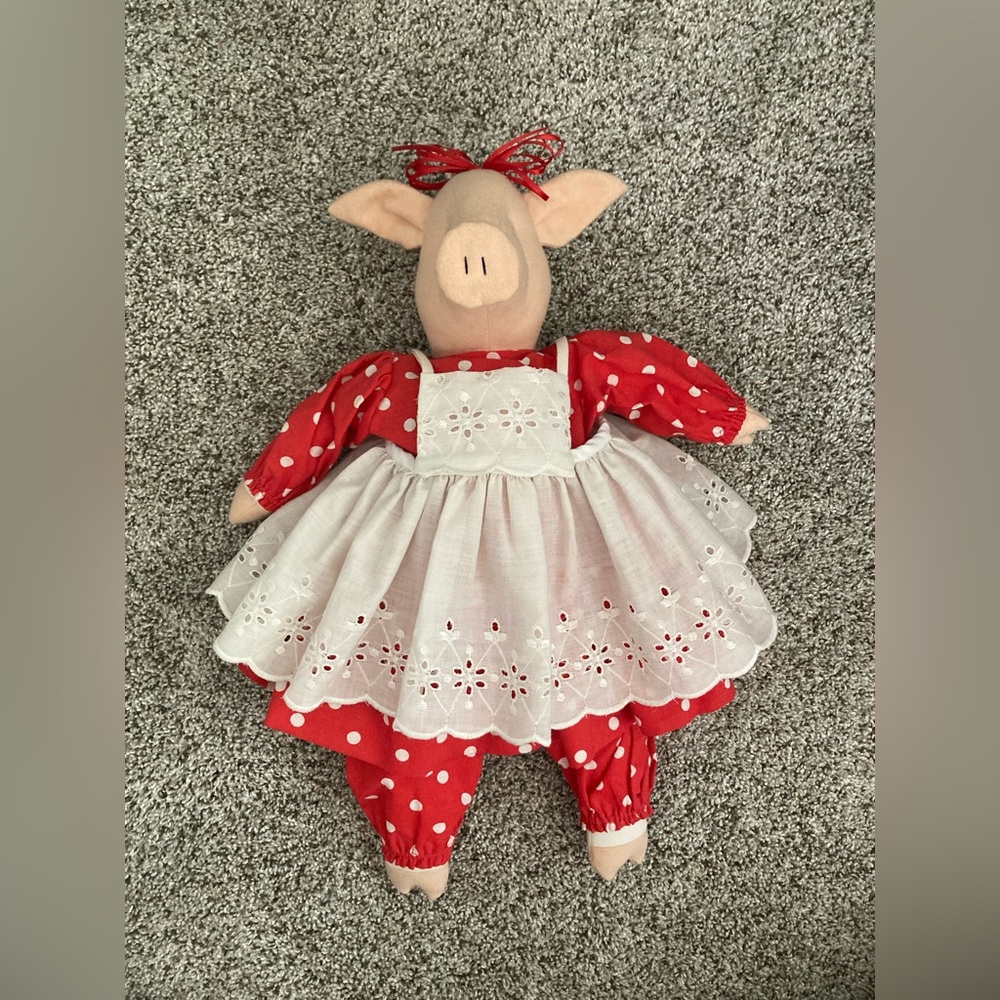 Cute Country Pig Lady Wearing White Dress, Pol-ka-dot Outfit W/ RibbonCraft Doll